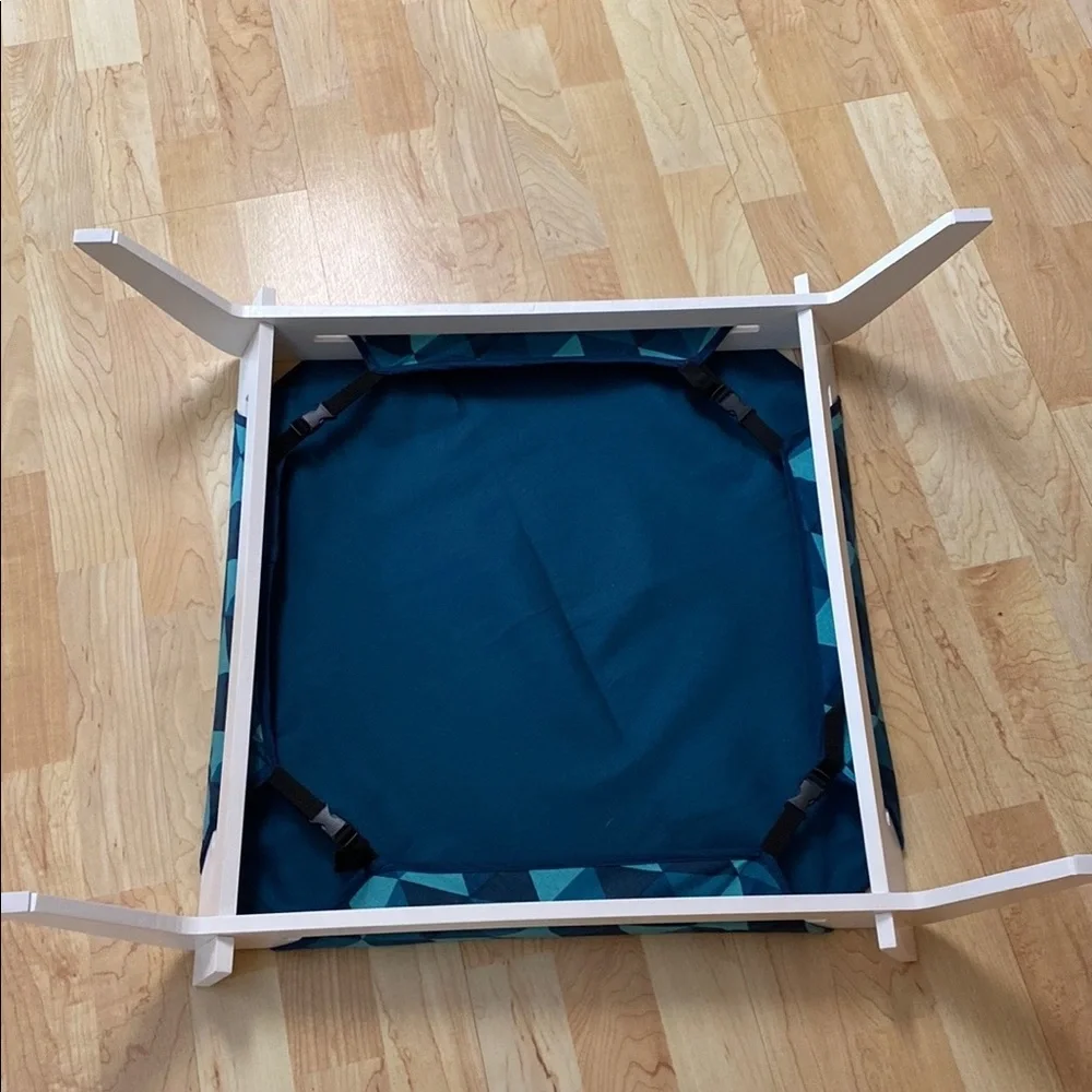 NWOT-Pet Lounge With Reversible Fabric Hammock